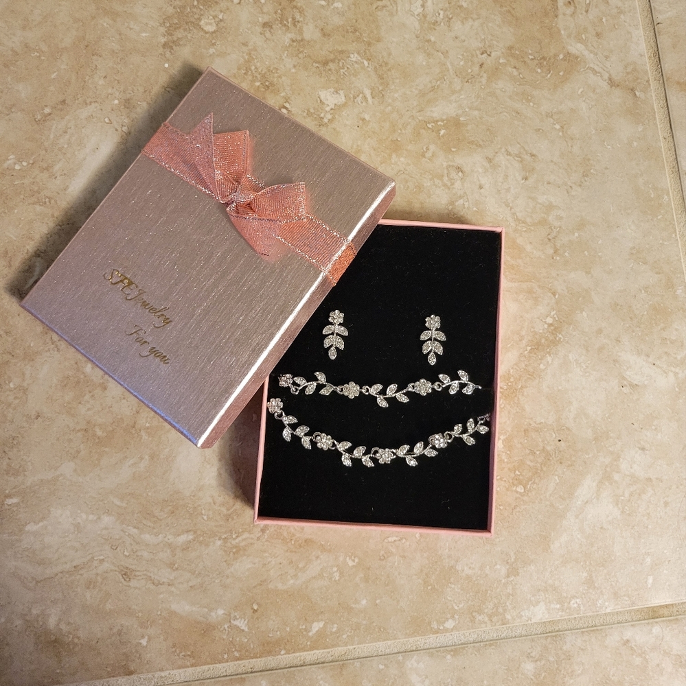 3 Peace Cubic Zirconia Jewelry Set